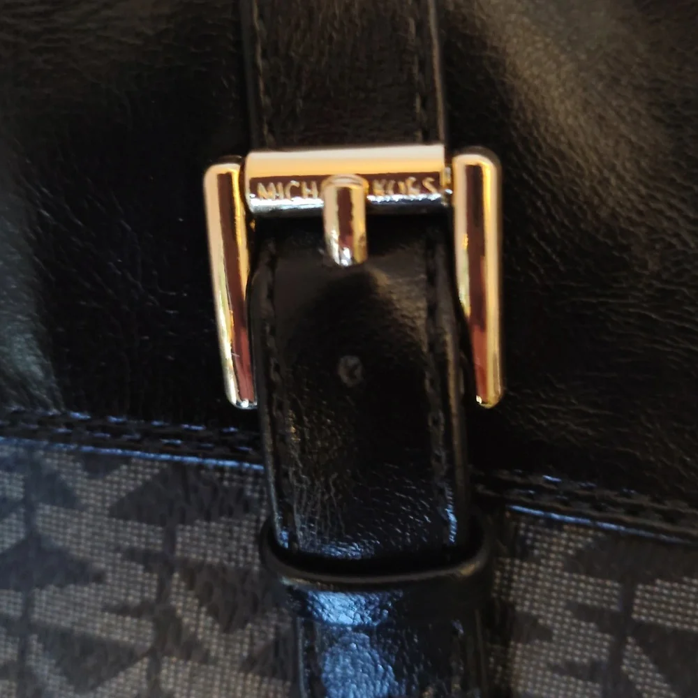Michael Kors Black Knee-High Boots. Size 5 M - Picture 4 of 9